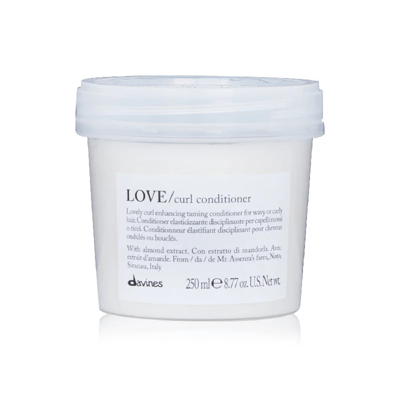 how to prevent scalp buildup from hair products -Davines Love Curl Conditioner (For Wavy or Curly Hair)  250ml/8.77oz